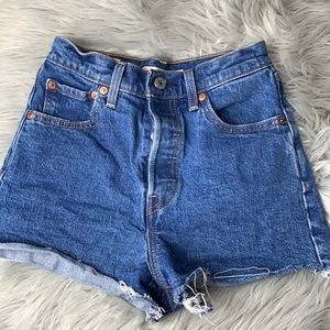 Levi’s Ribcage shorts size 25 high waist big E tag